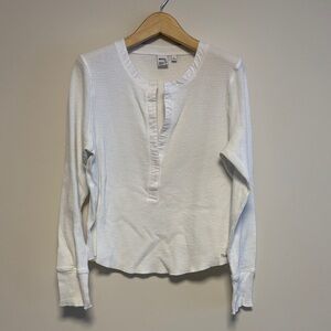 Aritzia tna white thermal long sleeve sz l large preloved